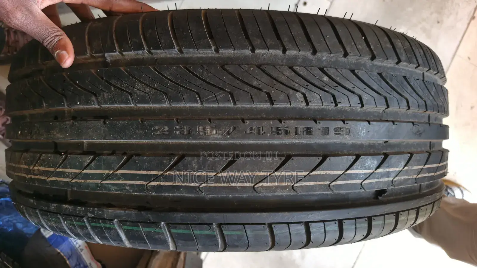 235/45r19 Mirage