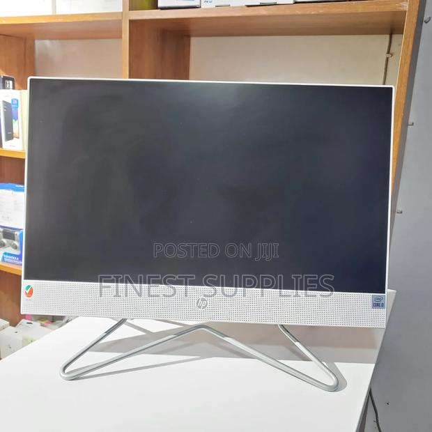 Desktop Computer HP 200 G4 22 All-in-One 8GB Intel Core i3 SSD 500GB - main view