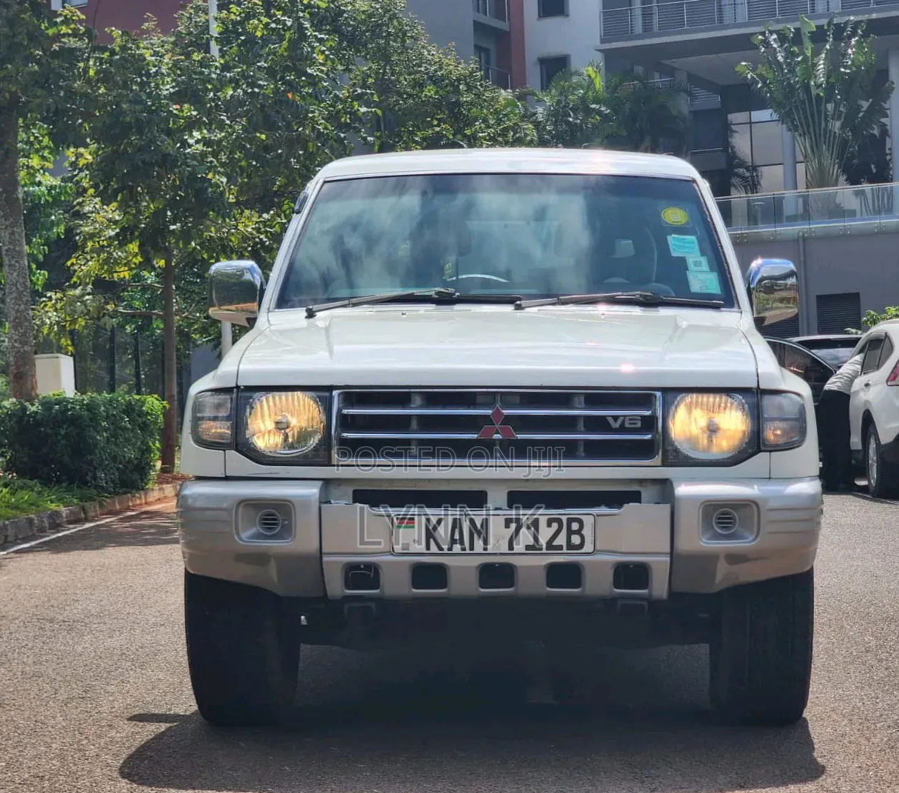 Mitsubishi Pajero 1999 White