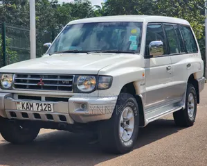 Mitsubishi Pajero 1999 White