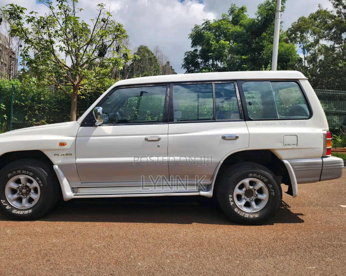 Mitsubishi Pajero 1999 White