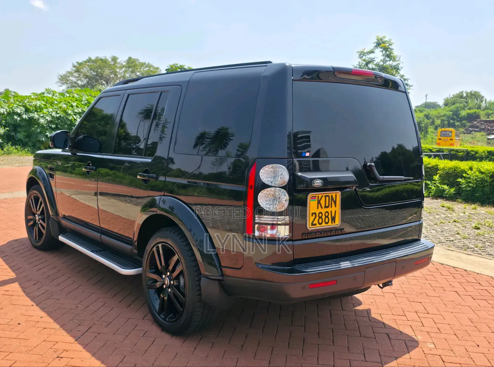 Land Rover Discovery 2016 Black