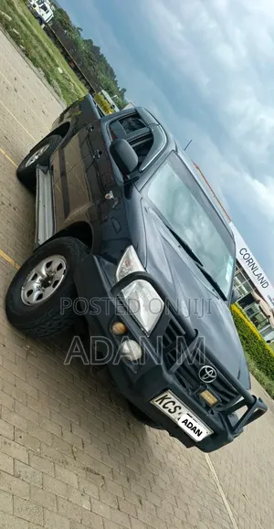 Toyota Hilux 2013 Black