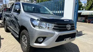 Toyota Hilux Revo Smart Cab Deisel 2.4 AWD 2019 Silver