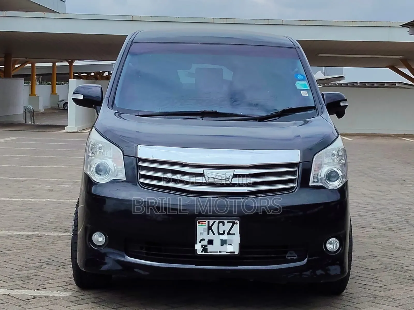Toyota Noah 2013 Black