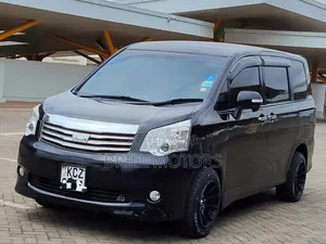 Toyota Noah 2013 Black