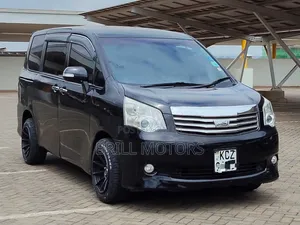 Toyota Noah 2013 Black