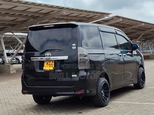 Toyota Noah 2013 Black