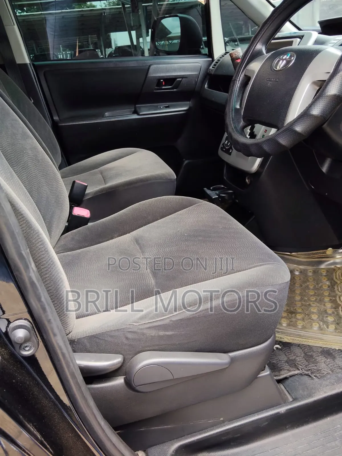 Toyota Noah 2013 Black