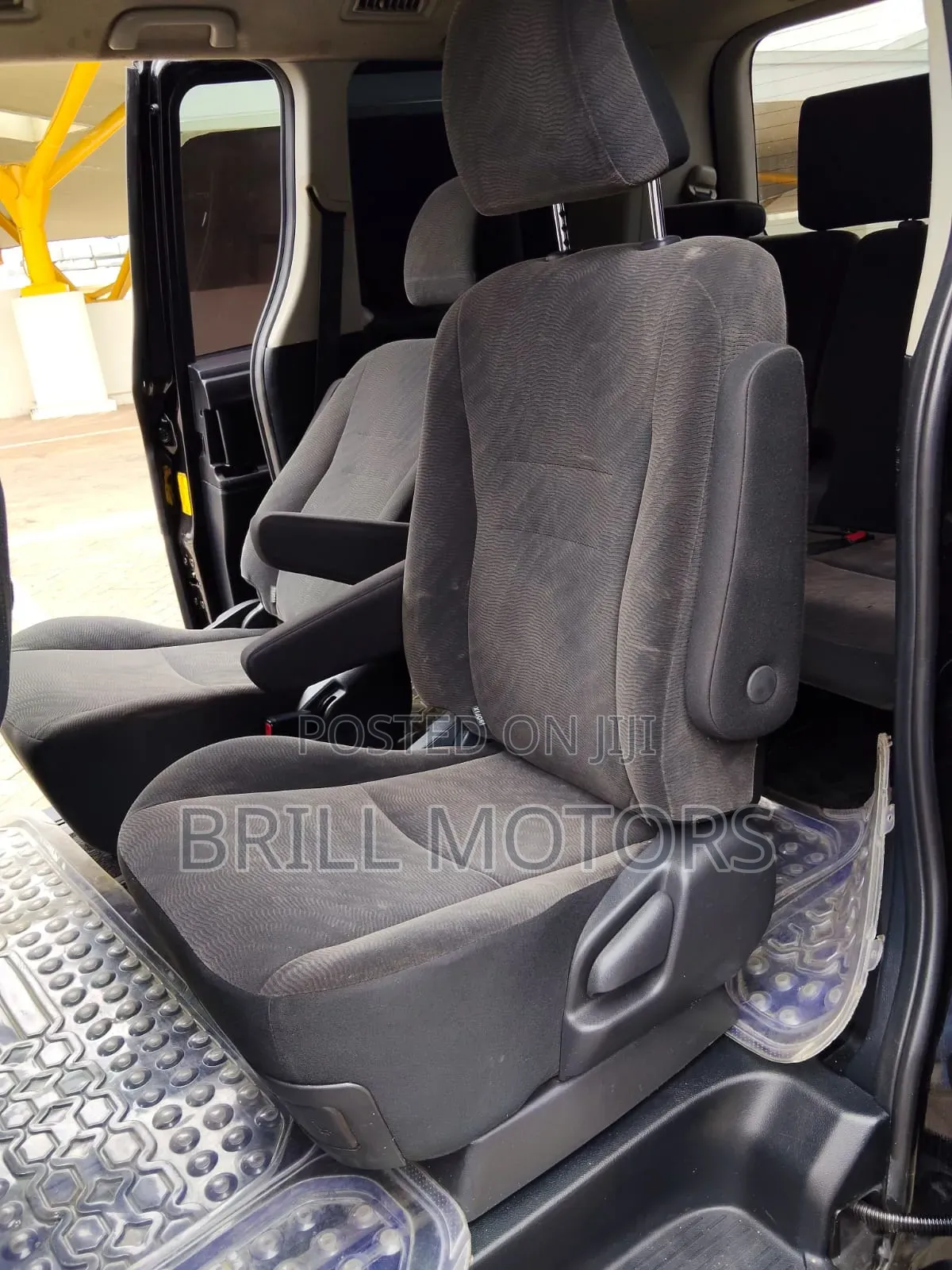 Toyota Noah 2013 Black