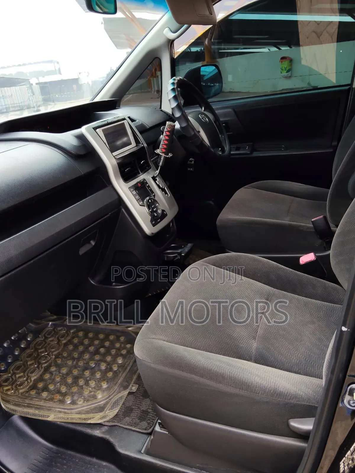 Toyota Noah 2013 Black