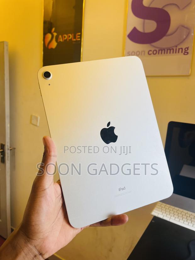 Apple iPad (2025) 64 GB Silver - thumbnail 2