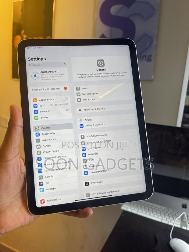 Apple iPad (2025) 64 GB Silver - thumbnail 3