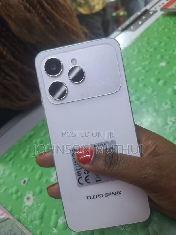 Tecno Spark 40 128 GB Blue