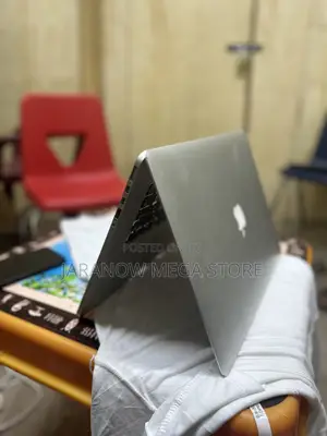 Laptop Apple MacBook Pro 16GB Intel Core i7 SSD 256GB
