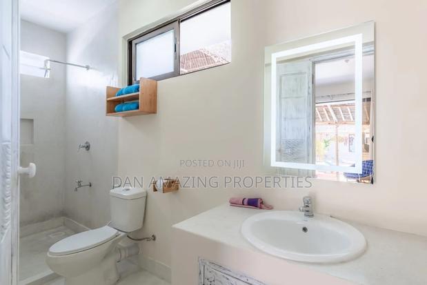 Furnished 10bdrm Villa in Beach Rd On 1/2 Acre, Diani for sale - thumbnail 3