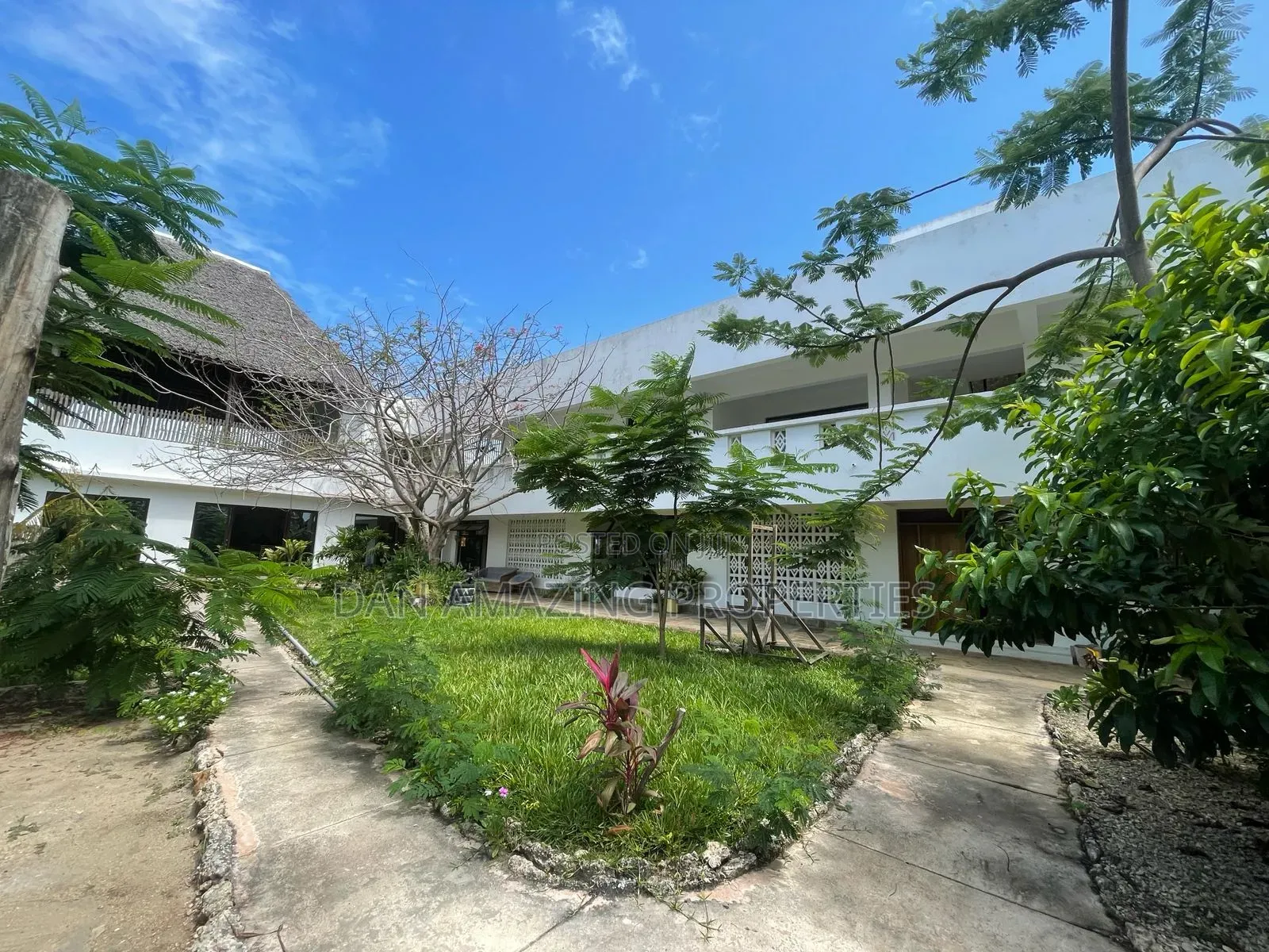 Furnished 10bdrm Villa in Beach Rd On 1/2 Acre, Diani for sale