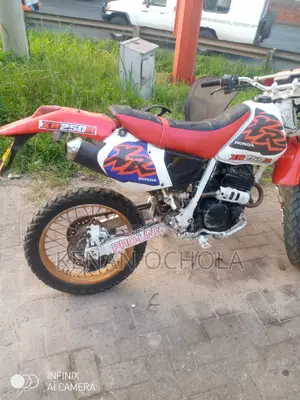 Honda 1999 Red