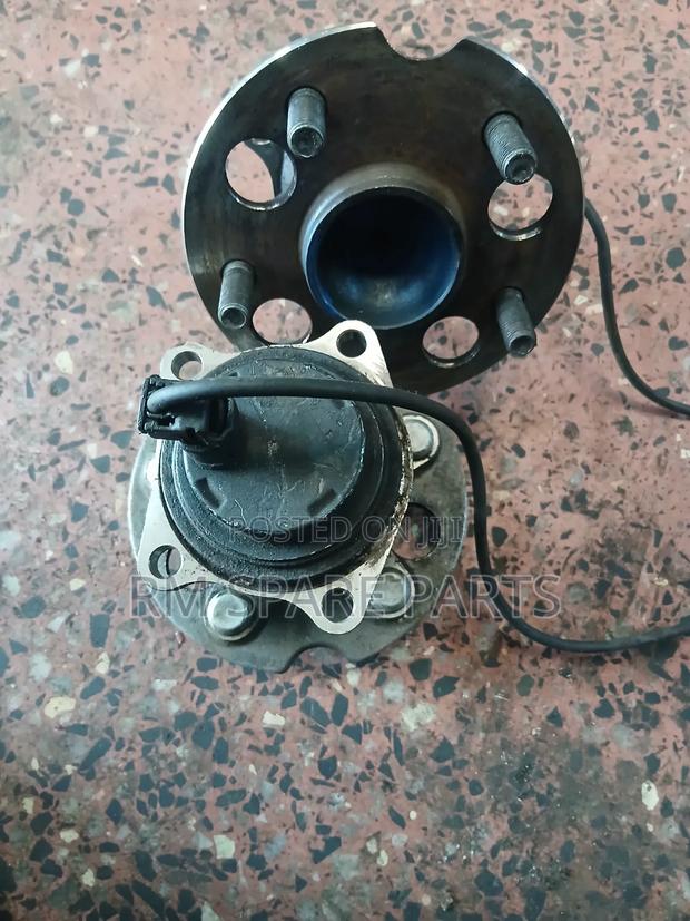Rearhub Voxy