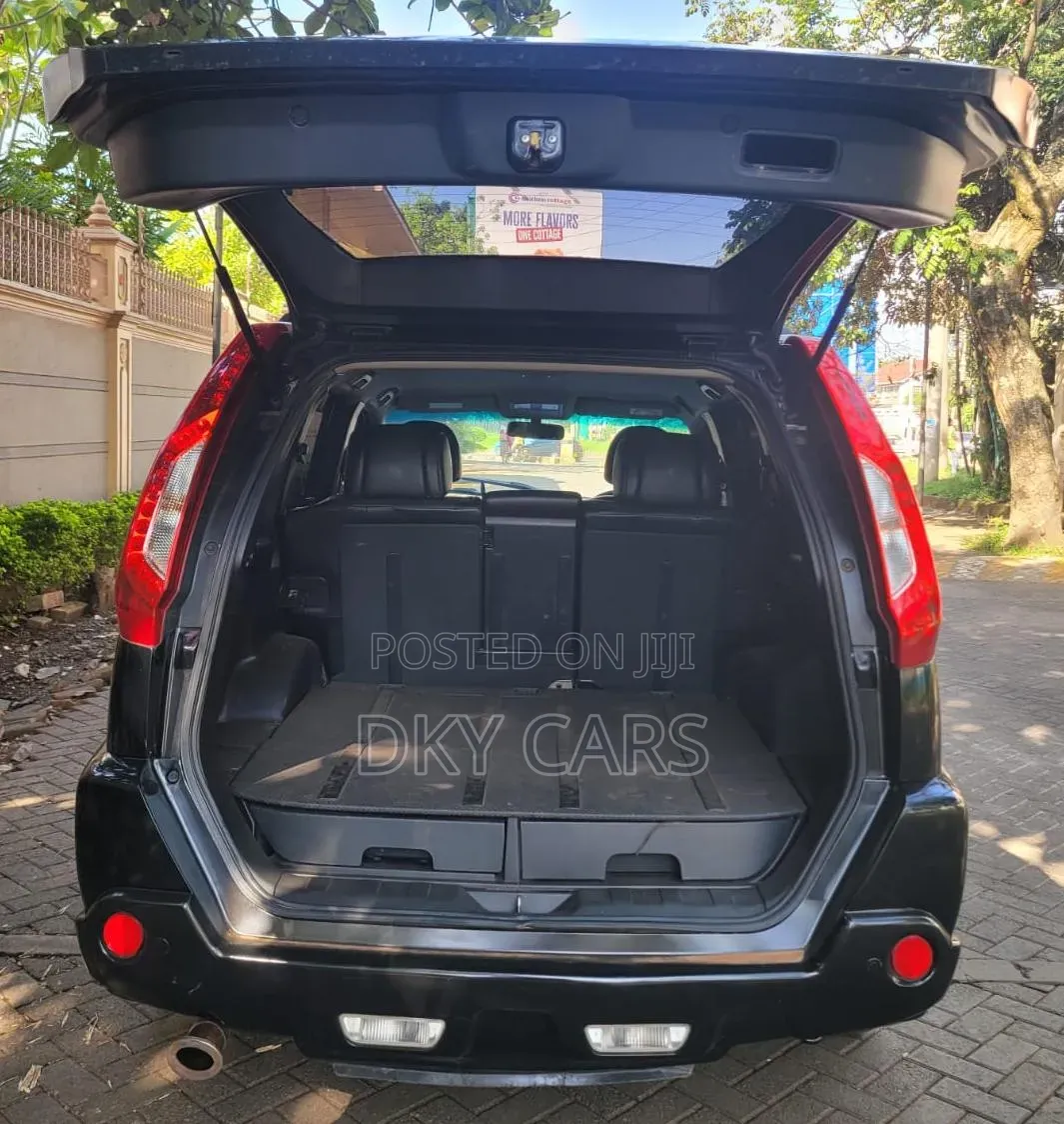 Nissan X-Trail 2012 Black