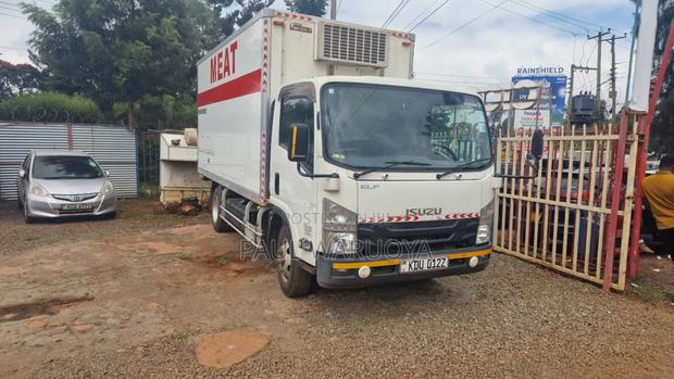 Isuzu Elf Truck Refrigerated - thumbnail 3