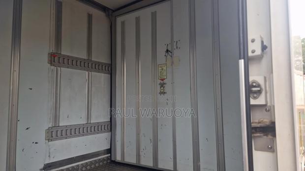 Isuzu Elf Truck Refrigerated - thumbnail 8