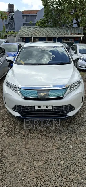 Toyota Harrier 2.0 4WD 2019 White
