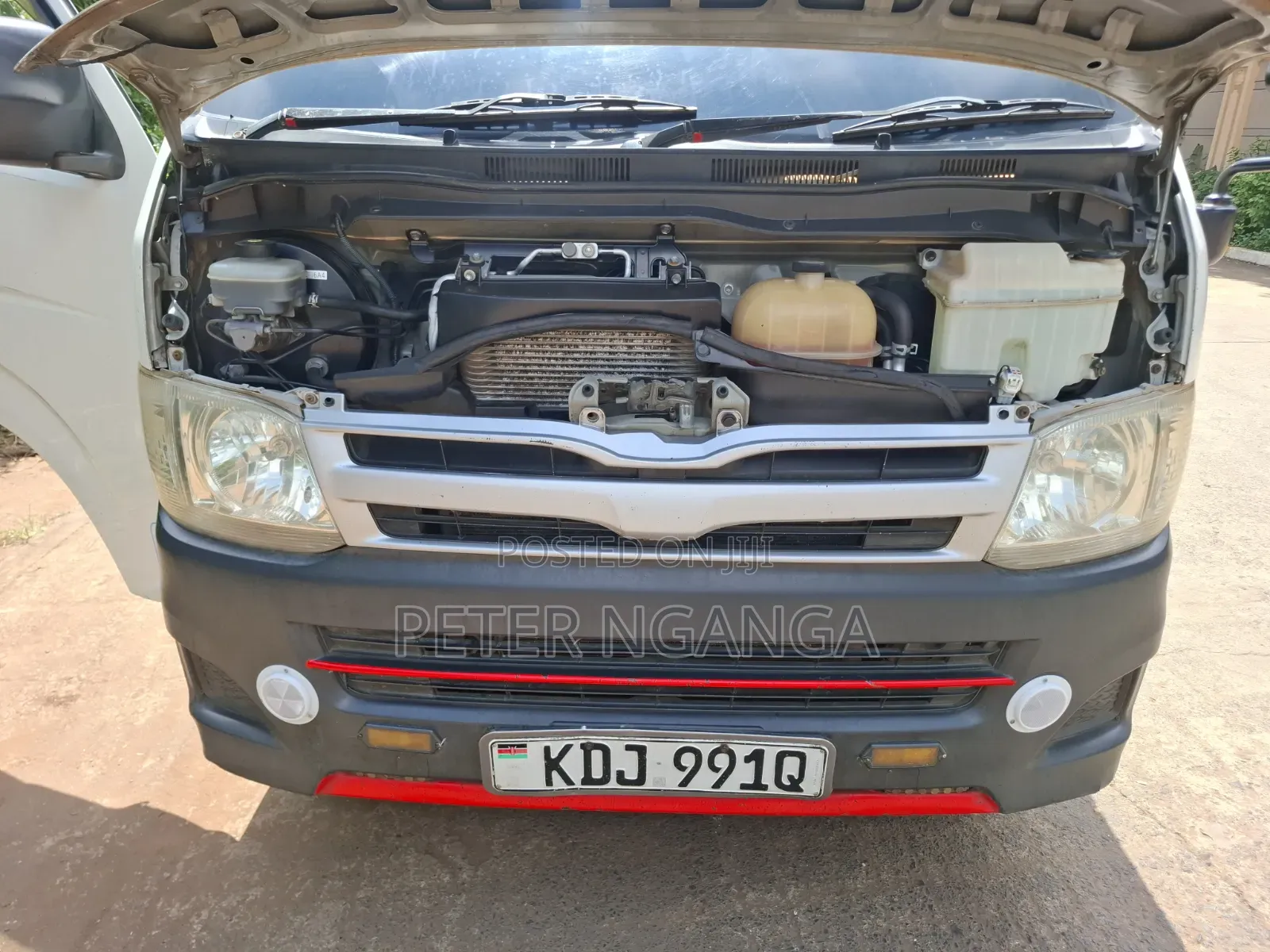 Toyota HiAce 2014 White