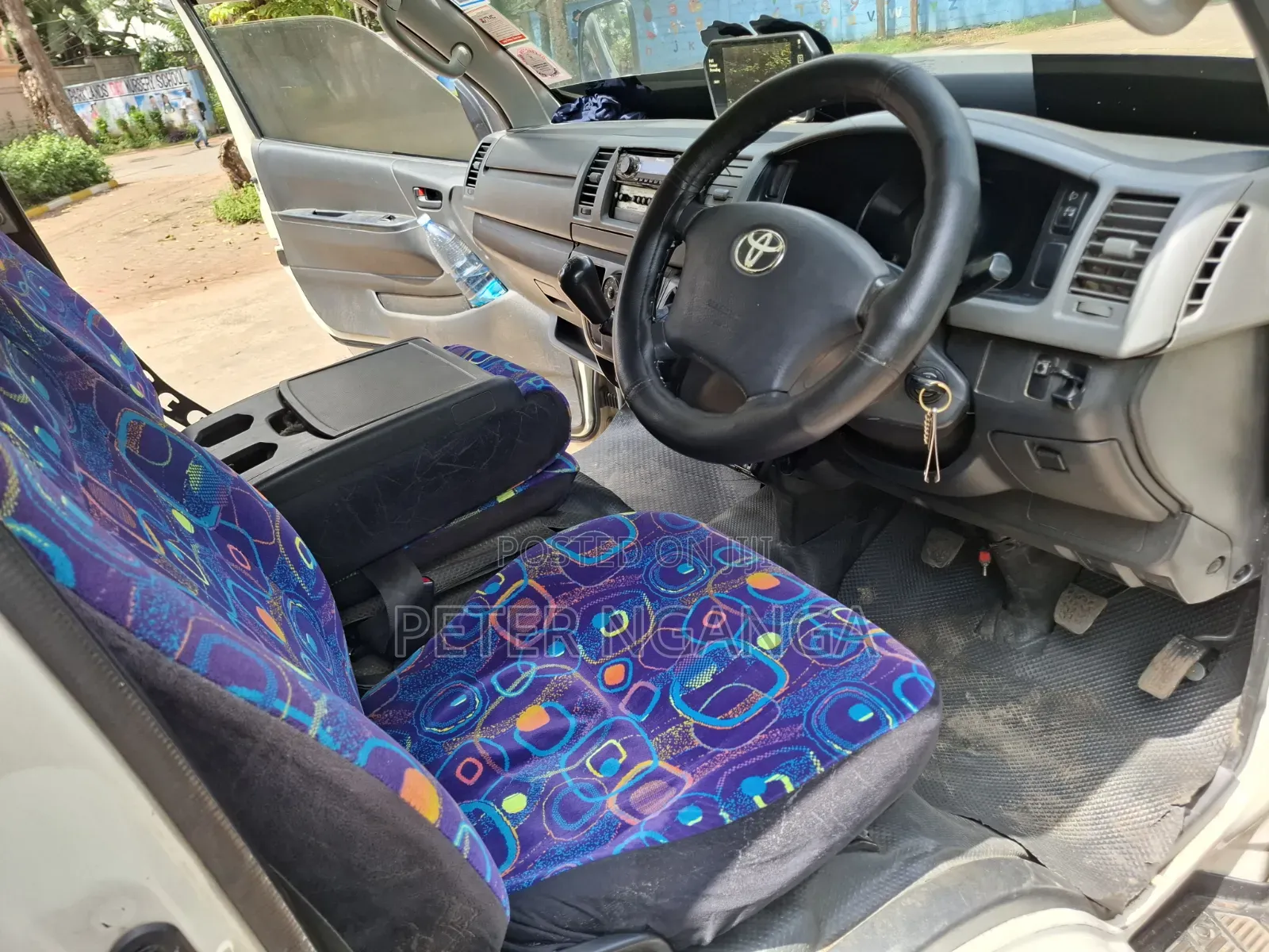 Toyota HiAce 2014 White