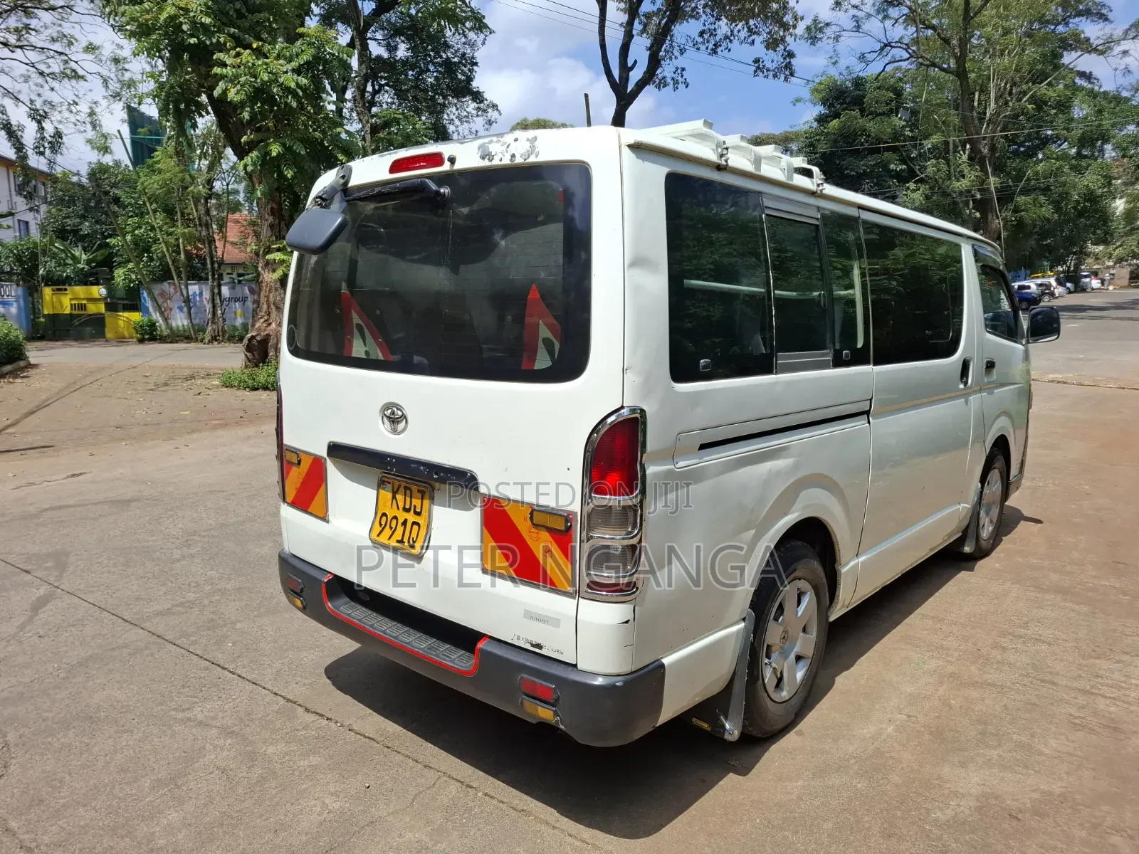 Toyota HiAce 2014 White
