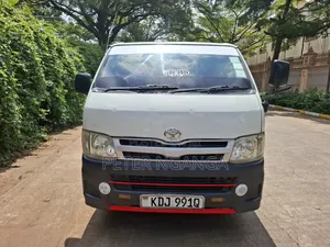 Toyota HiAce 2014 White