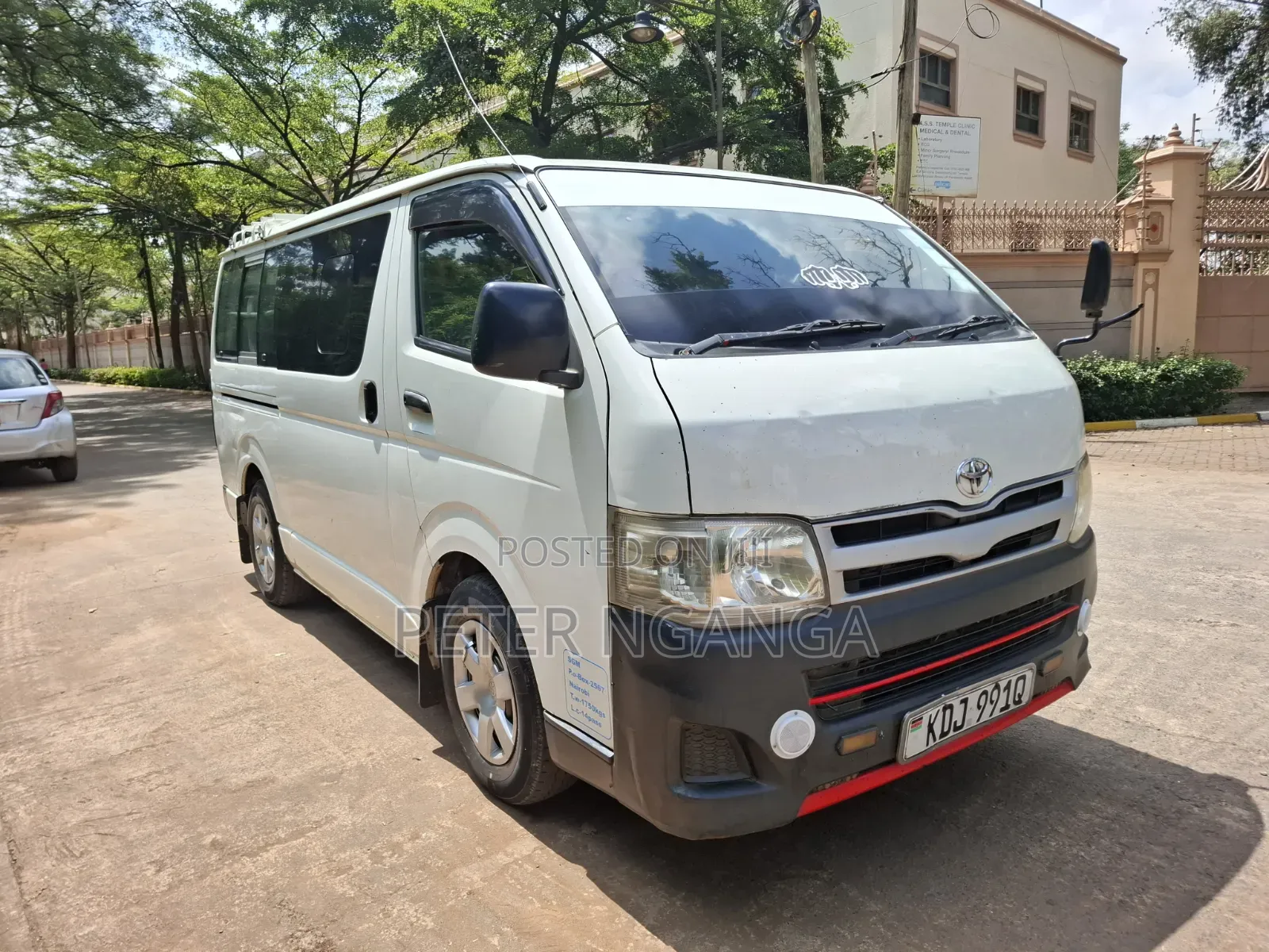 Toyota HiAce 2014 White