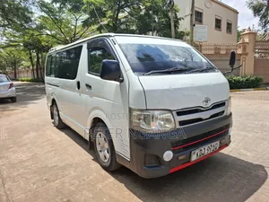Toyota HiAce 2014 White