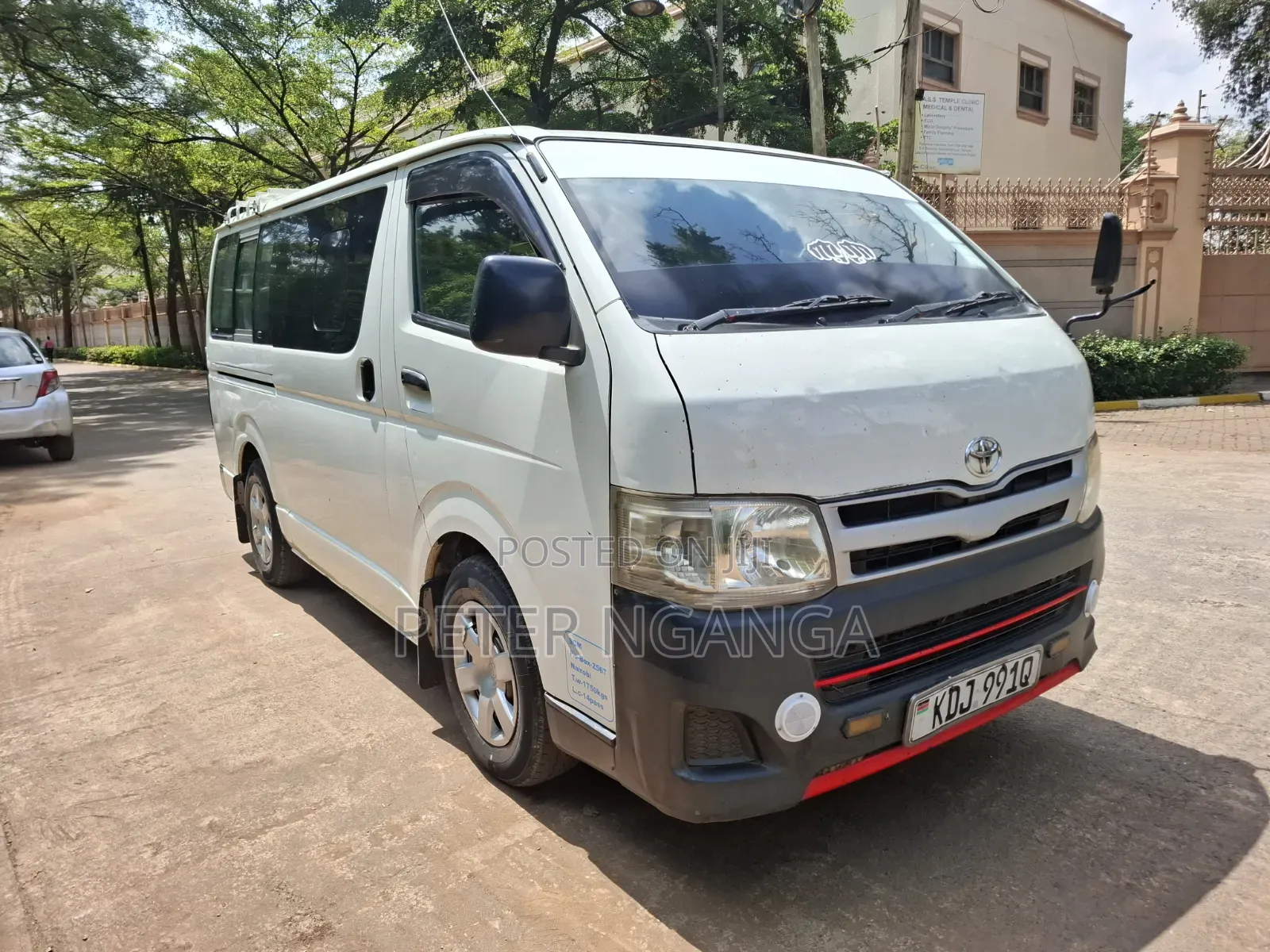 Toyota HiAce 2014 White