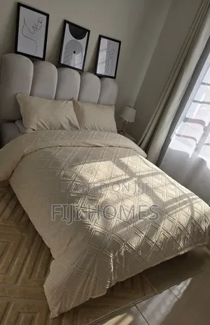 4pc Luxury Tufted Duvet Cover Set 6x6/6x7 — New Design
