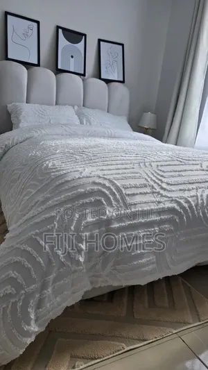 4pc Luxury Tufted Duvet Cover Set 6x6/6x7 — New Design