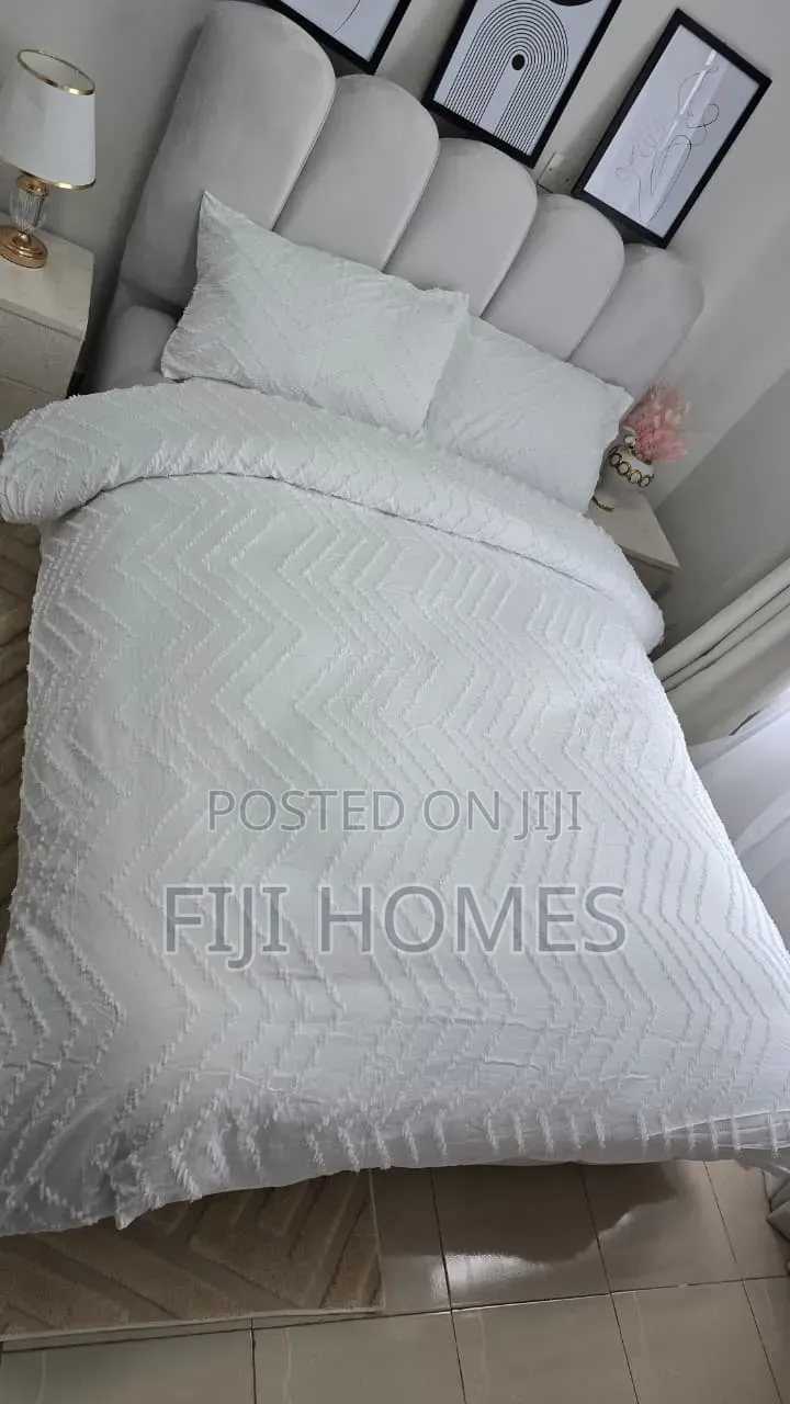 4pc Luxury Tufted Duvet Cover Set 6x6/6x7 — New Design