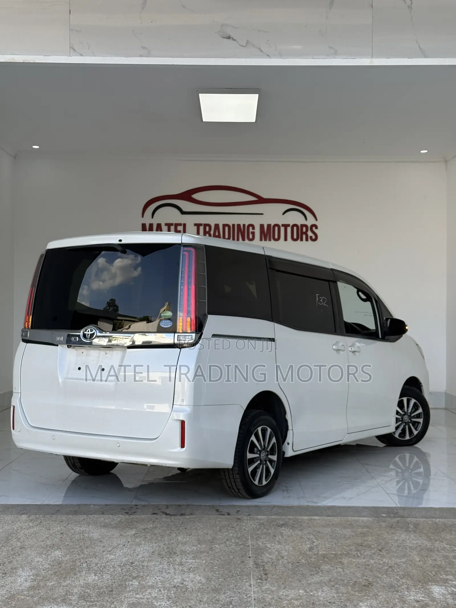 Toyota Noah 2.0 FWD (7 Seater) 2019 White