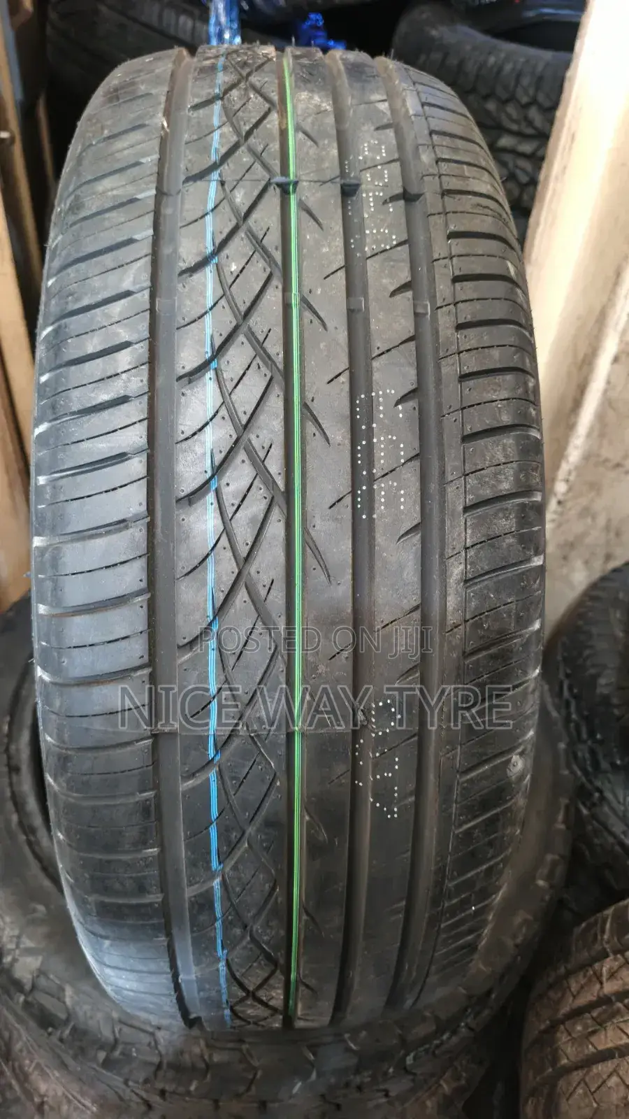 255/55r19 Comforser Cf200
