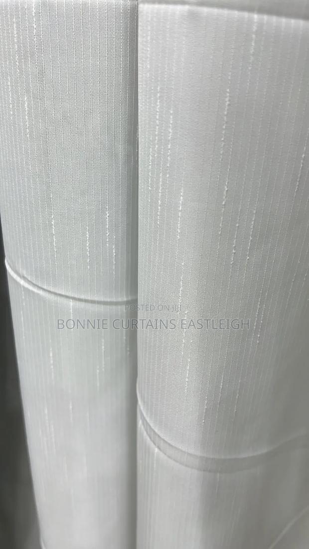 Heavy Sheers With Rings for Modern Dining - thumbnail 3