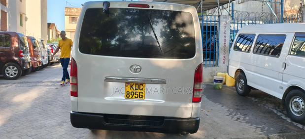 Toyota HiAce 2013 Silver - thumbnail 2
