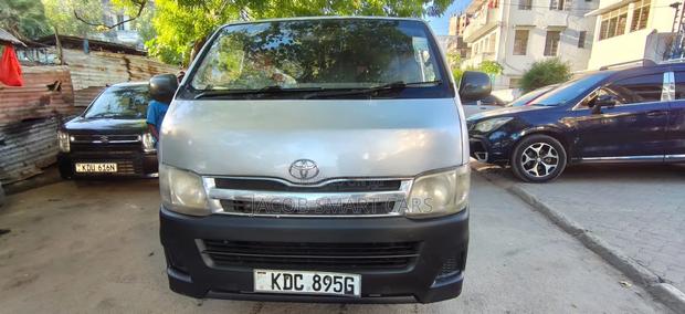 Toyota HiAce 2013 Silver - thumbnail 4