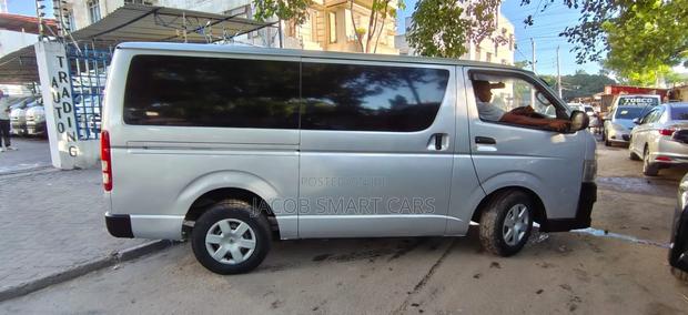 Toyota HiAce 2013 Silver - thumbnail 5