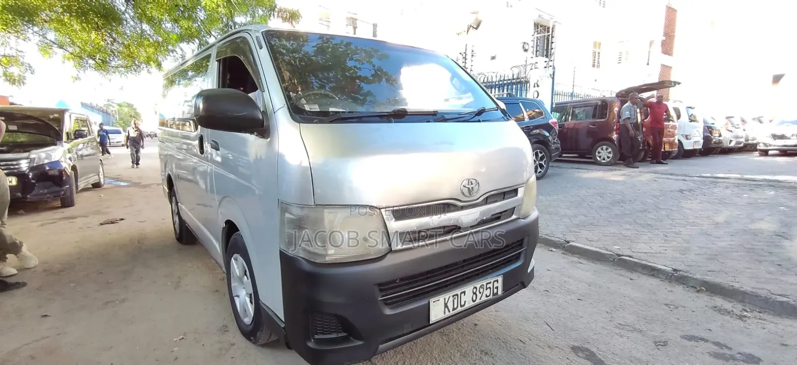 Toyota HiAce 2013 Silver