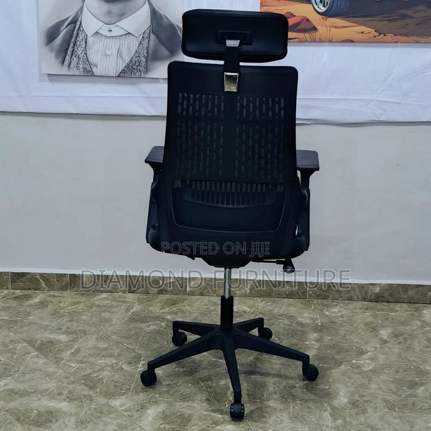 Luxury Ergonomic High Back Office Chair With Headrest . - thumbnail 2