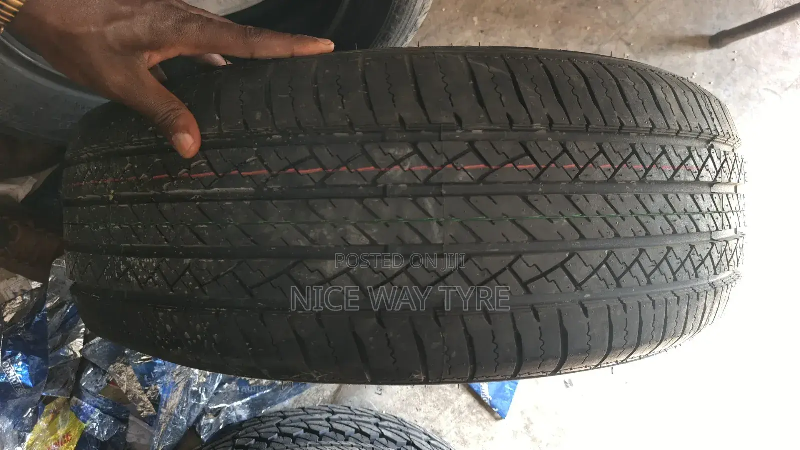 215/60r17 Comforser Cf 200