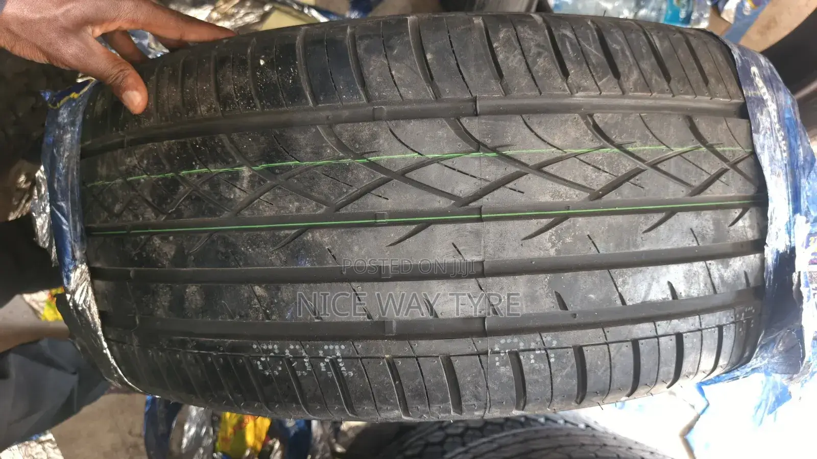 275/45r20 Comforser