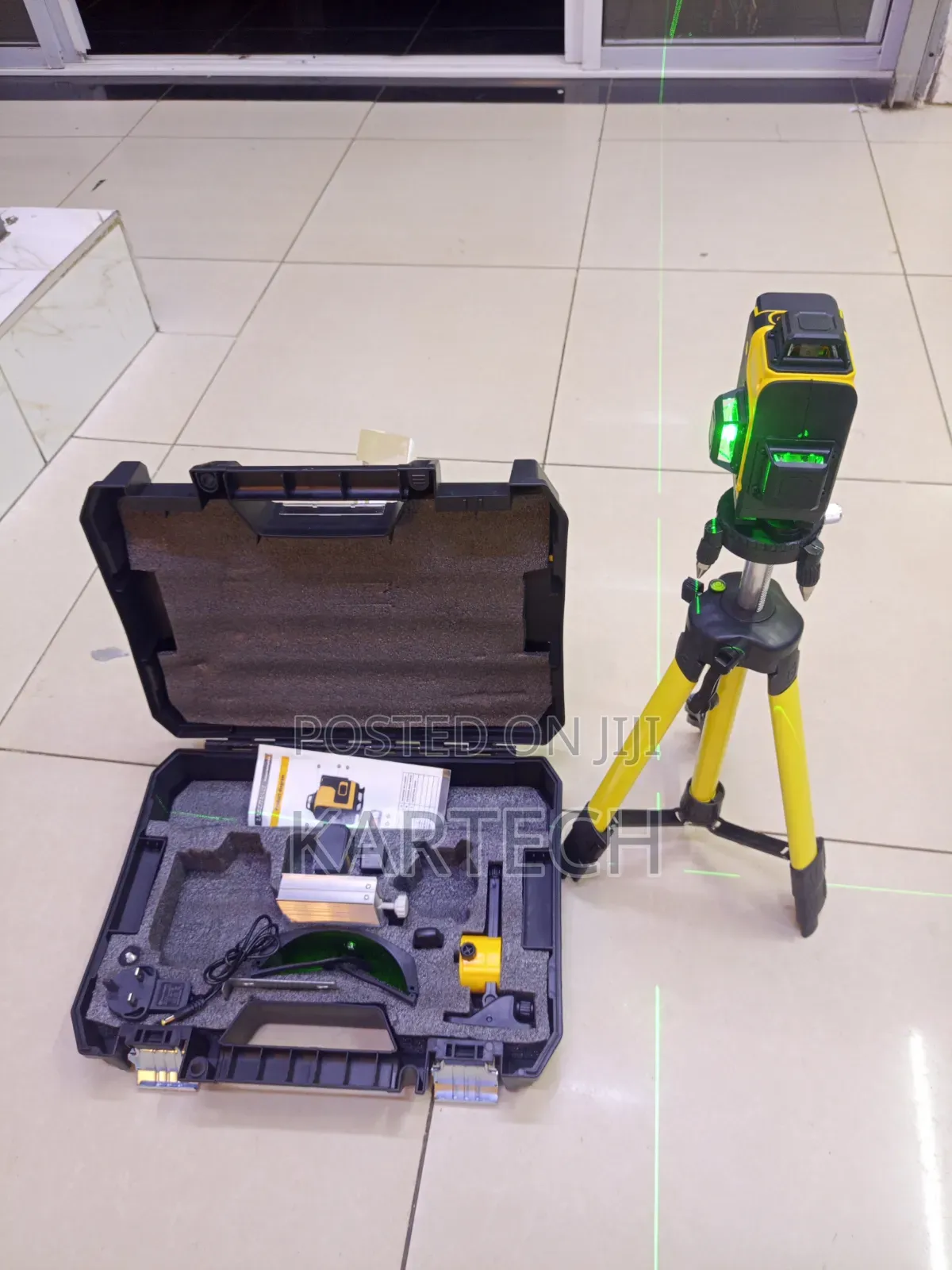 Dewalt Professional 360° Green Laser Level Kit