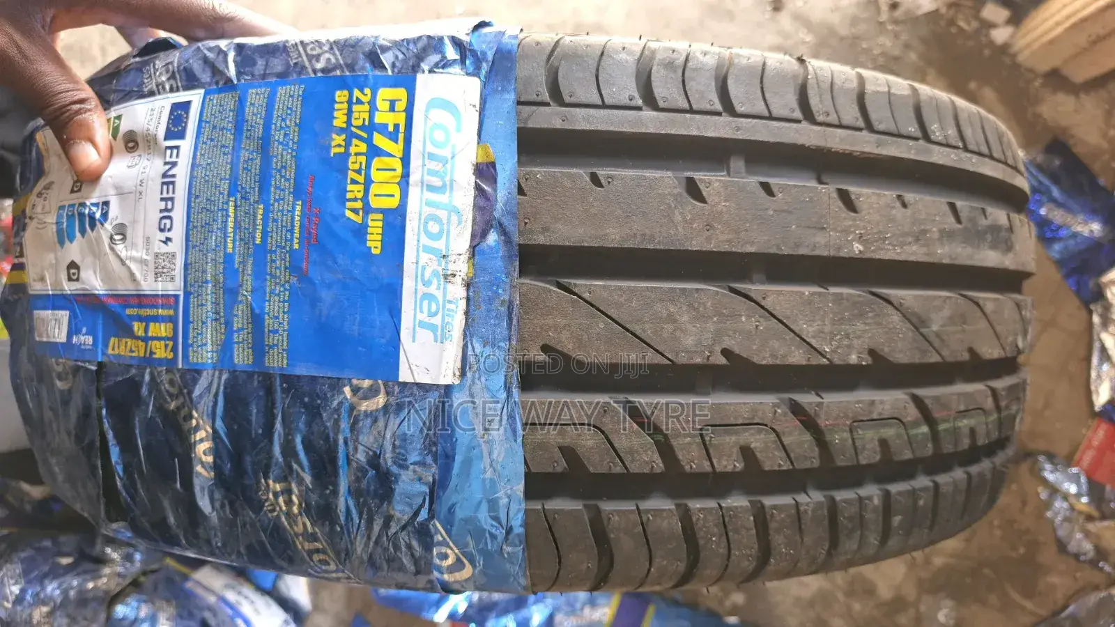 215/45r17 Cf 700