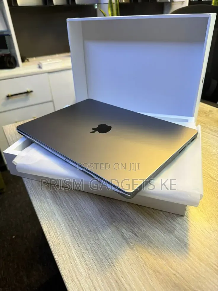 New Laptop Apple MacBook Pro 256GB Intel Core i7 SSHD (Hybrid) 1T